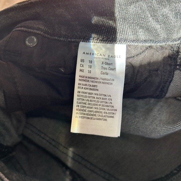 Women’s American Eagle Outfitters Black Strigid Mom Jeans Size 10 Extra Short - Picture 3 of 4